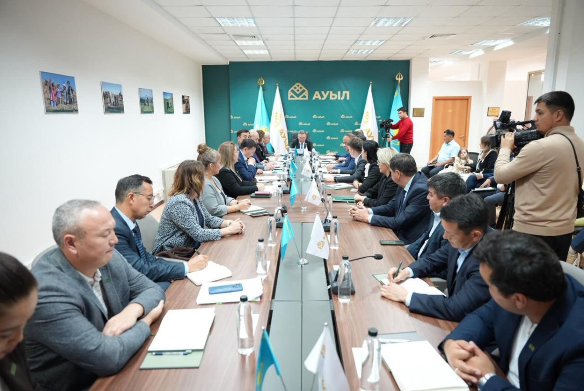 Депутаты и активисты партии "Ауыл" поддержали парламентскую реформу