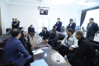 Фотография к новости: ДТП по пути к Бекет-Ата: родным погибших оказывают поддержку в Мангистау