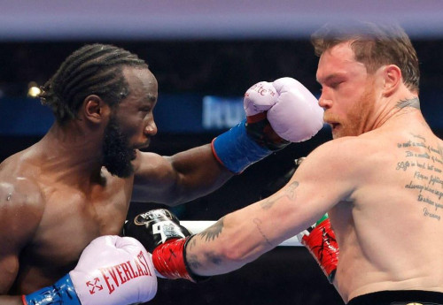 Фотография к новости: Канело проиграл Кроуфорду в Лас-Вегасе: итоги боя