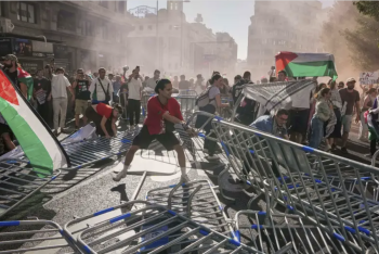 Фотография к новости: Пропалестинские активисты сорвали финал велогонки La Vuelta в Мадриде