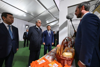 Фотография к новости: Токаев посетил выставку аграрных продуктов Акмолинской области