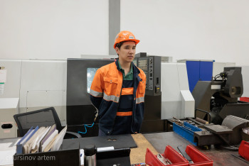 Фотография к новости: От практики к профессионализму: как молодой станочник нашёл своё место