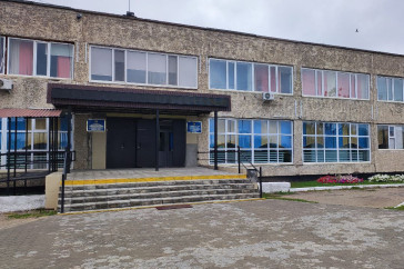 Фотография к новости: "Мы достали старые блузочки": Родители учеников в Семее возмутились состоянием мебели в школах