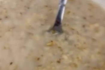 Каша с червём: скандал произошел в инфекционной больнице Астаны