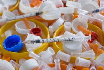 Фотография к новости: В Жетысу выявлены грубые нарушения при утилизации медотходов