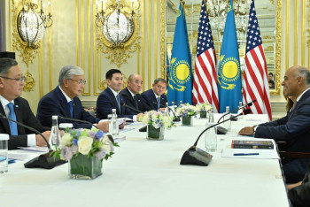 Фотография к новости: Токаев принял президента Educational Testing Service