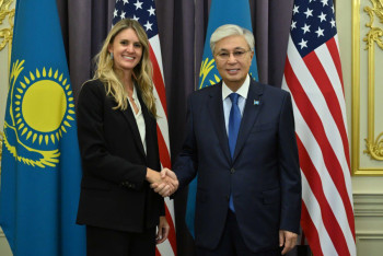 Фотография к новости: Токаев встретился с руководством Смитсоновского института