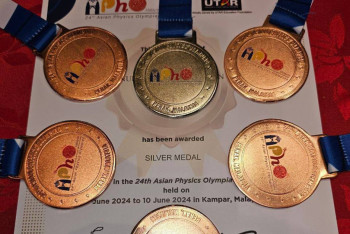 Фотография к новости: Казахстанские школьники за год завоевали около 200 золотых медалей