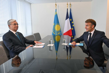 Фотография к новости: Токаев встретился с Макроном в Нью-Йорке