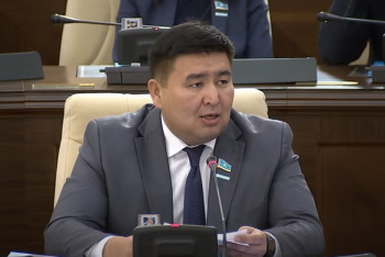 Фотография к новости: 180 млн тенге на псевдокурсах: депутат требует ужесточить борьбу с лотереями блогеров