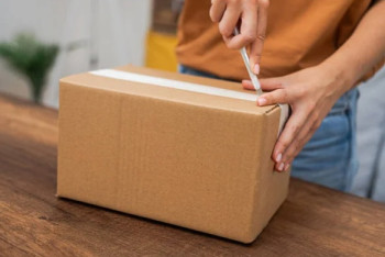 Фотография к новости: США приостановили прием посылок с товарами из Казахстана