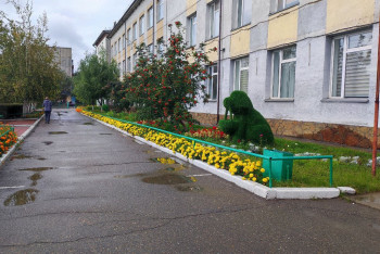 Фотография к новости: Стены из пластика, спортзала нет: в Семее тысяча школьников ютится в здании бывшего ПТУ