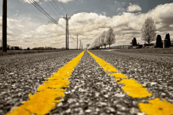 Фотография к новости: BMW попал в ДТП из-за халатности дорожников: суд обязал возместить ущерб