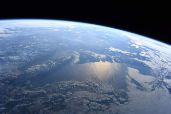 Фотография к новости: Астероид пролетел вблизи Земли на высоте спутников GPS