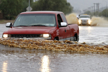Фотография к новости: Наводнение в Аризоне: три человека погибли, несколько пропали без вести