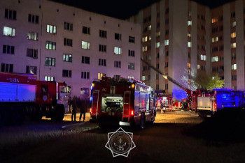 В Кокшетау пожарные эвакуировали 28 человек из жилого дома