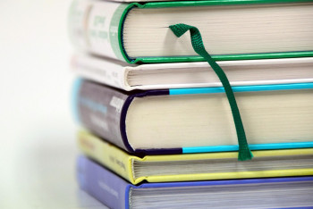 Фотография к новости: В 34 школах Казахстана началась апробация новых учебников