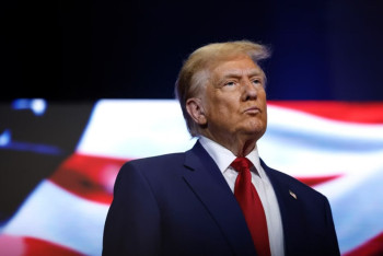 Фотография к новости: Трамп пообещал ввести 100% пошлины на иностранные фильмы