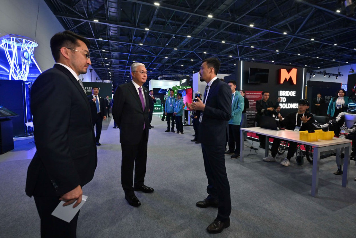 Казахстанские компании презентовали Токаеву свои цифровые разработки