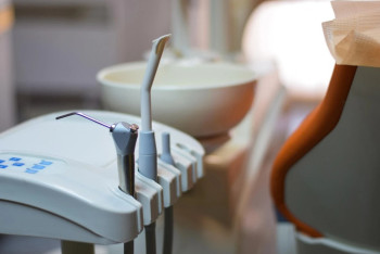 Иностранец без документов лечил зубы в Павлодарской области