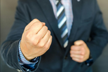 Фотография к новости: Аким и фельдшер подрались: полиция начала расследование