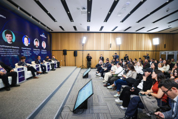 Фотография к новости: Роль ИИ в политике, экономике и социальной сфере обсудили на полях Digital Bridge