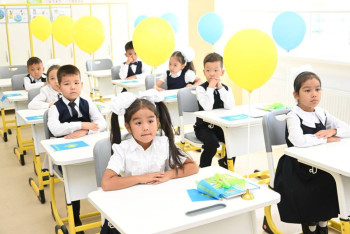 Фотография к новости: "Учитель должен учить, а не быть блогером" — в Казахстане готовят изменения в закон