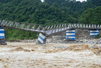 Фотография к новости: В Индии оползень унёс жизни по меньшей мере 23 человек