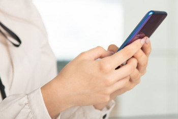 Фотография к новости: В Астане официантка украла 150 тысяч тенге с банковского приложения клиента