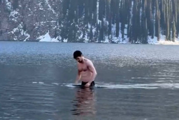 Фотография к новости: Павел Дуров после Digital Bridge освежился на озере Кольсай