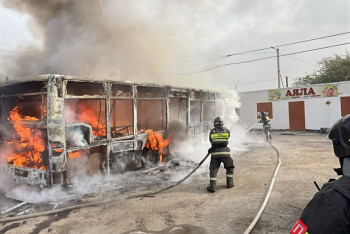 Фотография к новости: В Семее сгорел маршрутный автобус