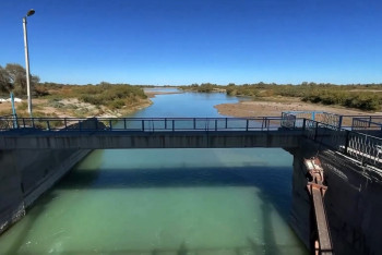 Первая за 40 лет механизированная очистка Фурмановского канала продолжается