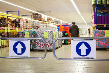 Фотография к новости: Сумки, камеры хранения и досмотр: какие действия охраны незаконны в Казахстане