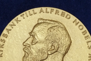 Фотография к новости: "Нобеля" по экономике присудили ученым из США, Франции и Канады