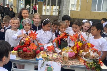 Школьники Алматинской области провели благотворительную ярмарку