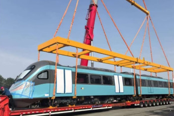 Фотография к новости: В Астану доставлены новые составы LRT: движение частично ограничат