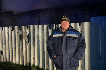 В ВКО мужчина спас соседских детей из горящего дома