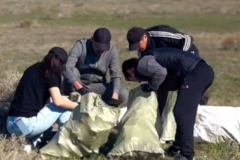 Фотография к новости: С берегов Каспия и Урала вывезли 12 тонн мусора