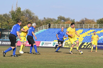 Фотография к новости: В Талдыкоргане прошёл товарищеский матч ветеранов сборной Казахстана по футболу