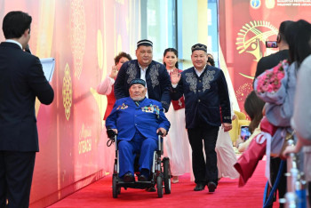 Фотография к новости: Сертификаты на 1 млн тенге получили лучшие семьи Казахстана