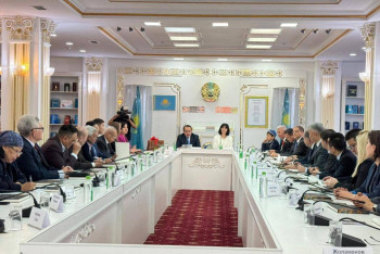 В Астане представили книгу Абая Кунанбаева, переведённую на семь языков мира