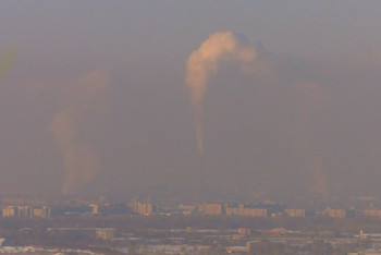 Фотография к новости: Экологи зафиксировали опасное загрязнение воздуха в Усть-Каменогорске