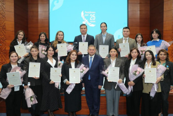 Фотография к новости: Ключи к будущему: 16 молодых ученых стали обладателями квартир