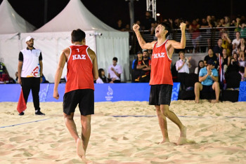 Фотография к новости: Казахстанские волейболисты завоевали "золото" юношеских Азиатских игр в Бахрейне