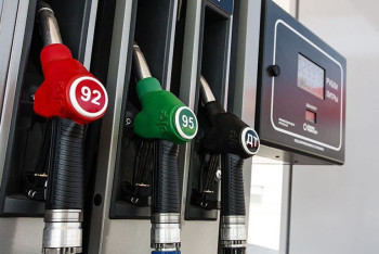 Фотография к новости: "Шаг вперёд и два назад": эксперт объяснил, чем обернётся заморозка цен на бензин и дизель