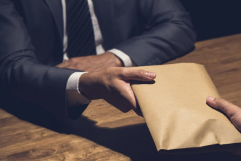 Фотография к новости: Коррупционный скандал в Туркестанской области: арестованы два руководителя управлений