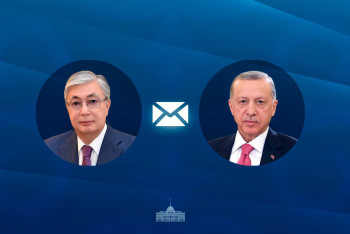 Фотография к новости: Токаев поздравил Эрдогана с Днем Республики