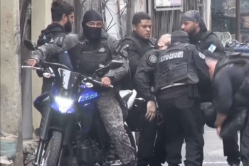 Фотография к новости: Крупнейшая облава в Бразилии: 132 человека убиты во время рейда против наркокартеля