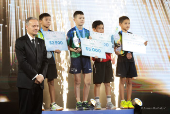 Фотография к новости: Финал Кубка Президента в Астане: эмоции, накал страстей и легенды у теннисного стола