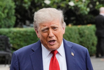 Фотография к новости: Трамп заявил, что в два раза снизил пошлины на товары из Китая